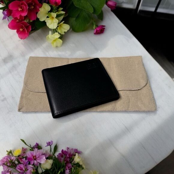 Burberry Bifold Wallet - Picture 1 of 6